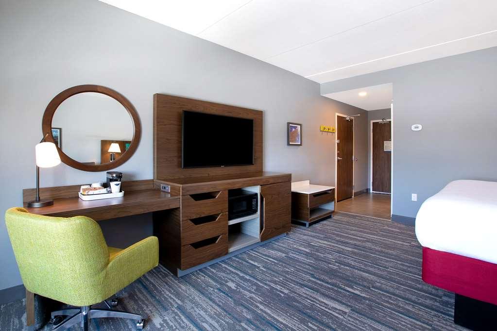 Hampton Inn & Suites Ottawa West, Ontario, Canada Pokój zdjęcie