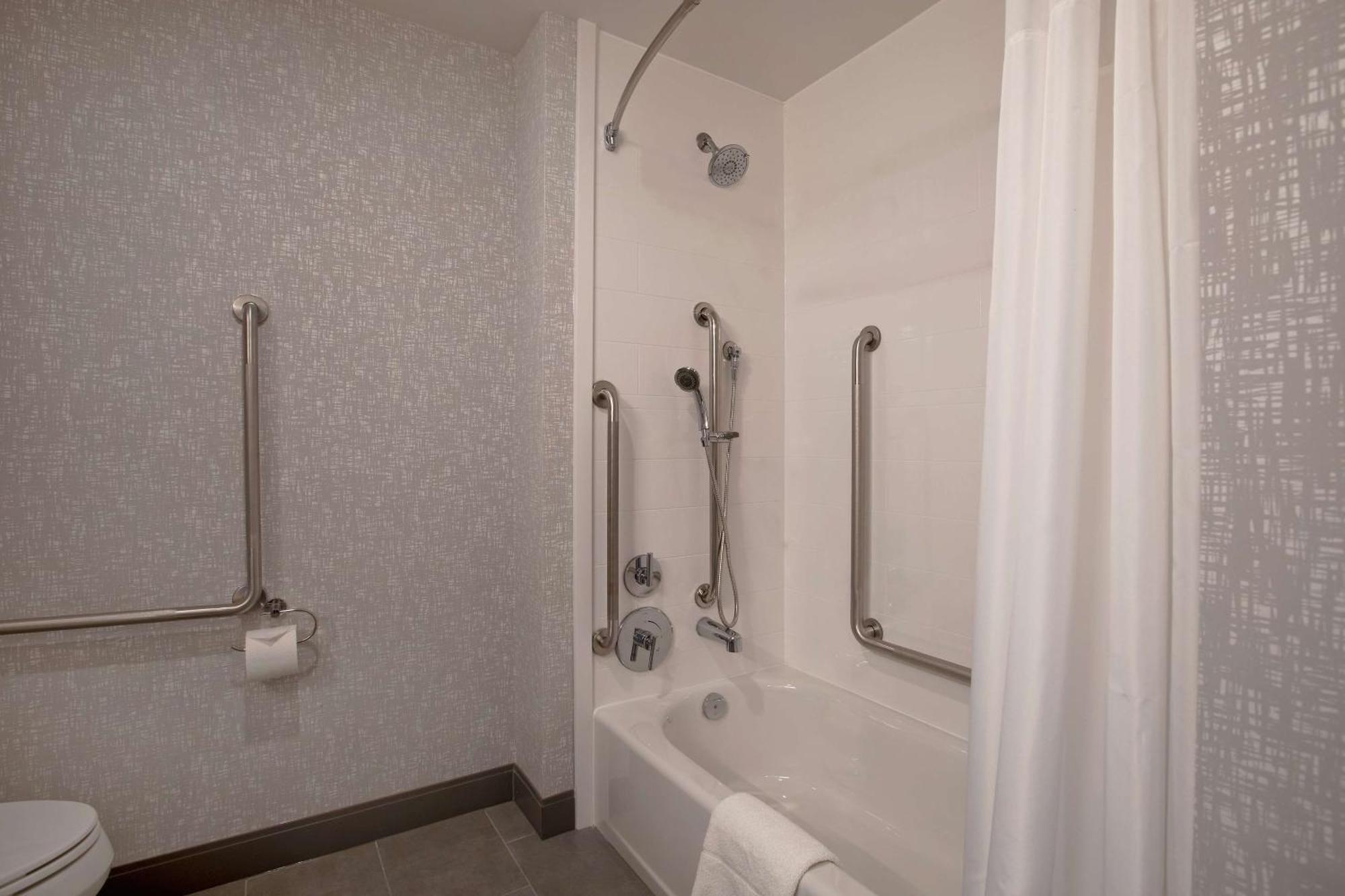Hampton Inn & Suites Ottawa West, Ontario, Canada Zewnętrze zdjęcie